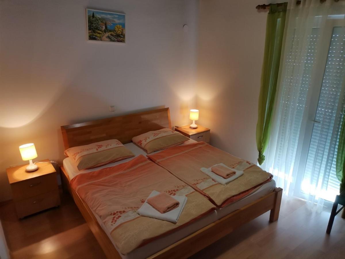 Apartments With A Parking Space Kampor, Rab - 5032 Экстерьер фото