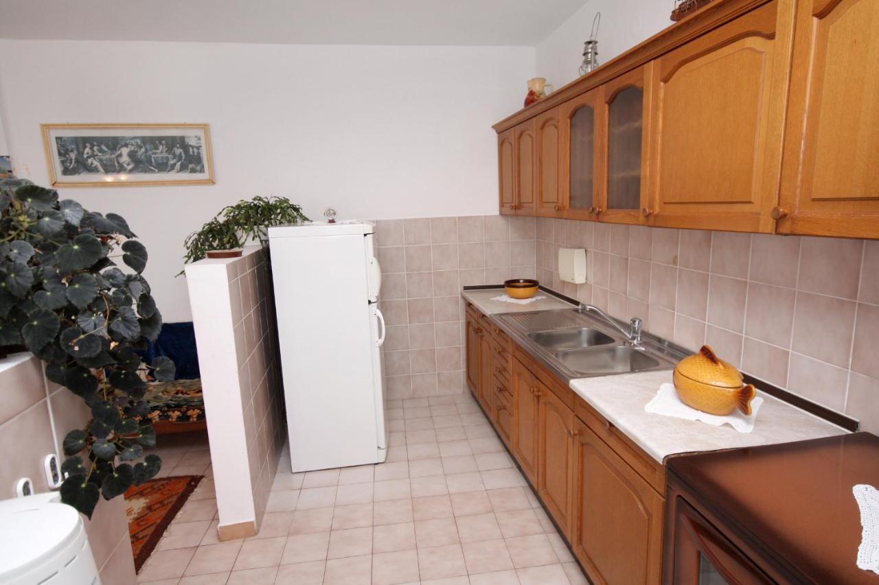 Apartments With A Parking Space Kampor, Rab - 5032 Экстерьер фото