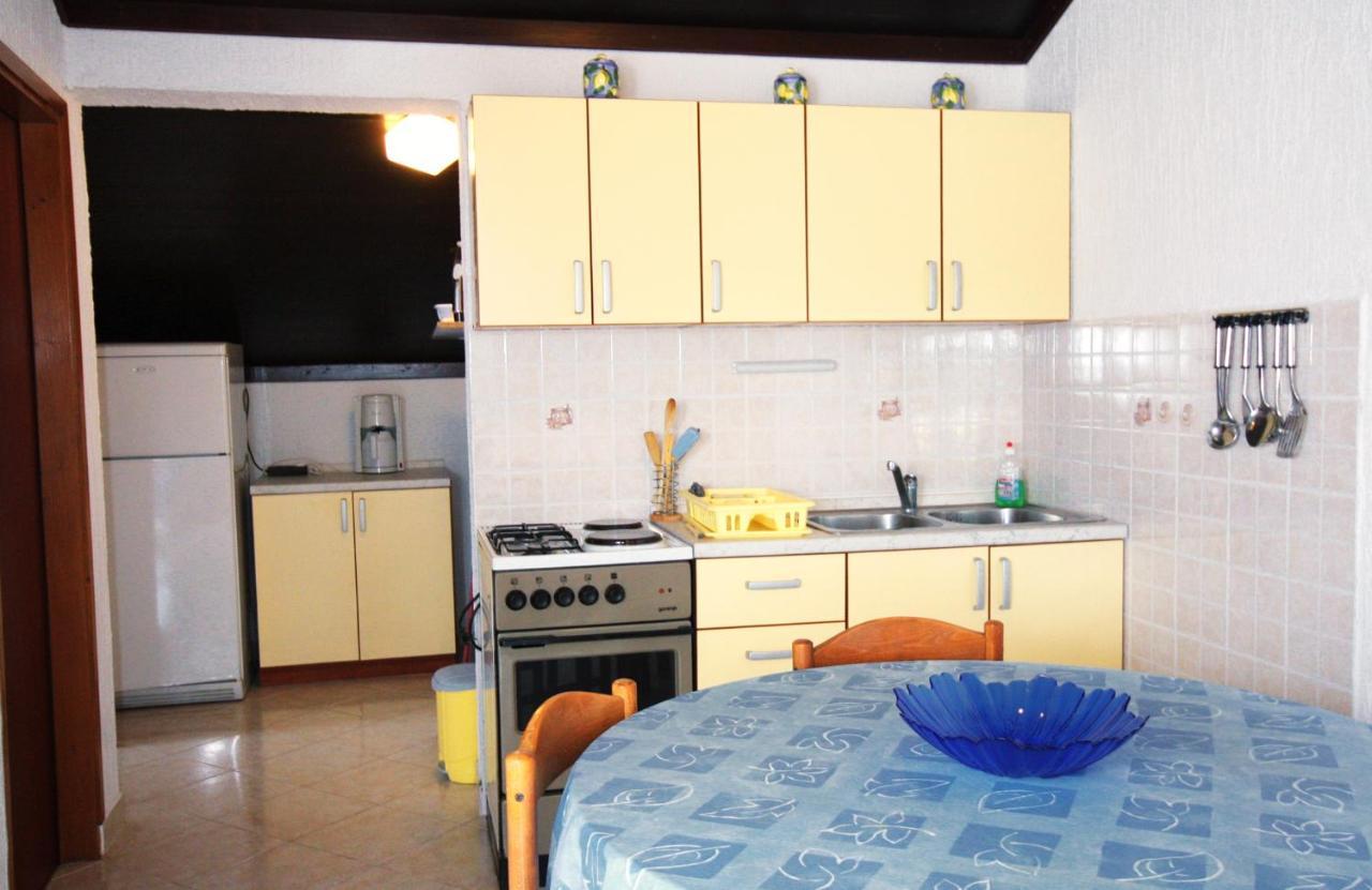 Apartments With A Parking Space Kampor, Rab - 5032 Экстерьер фото